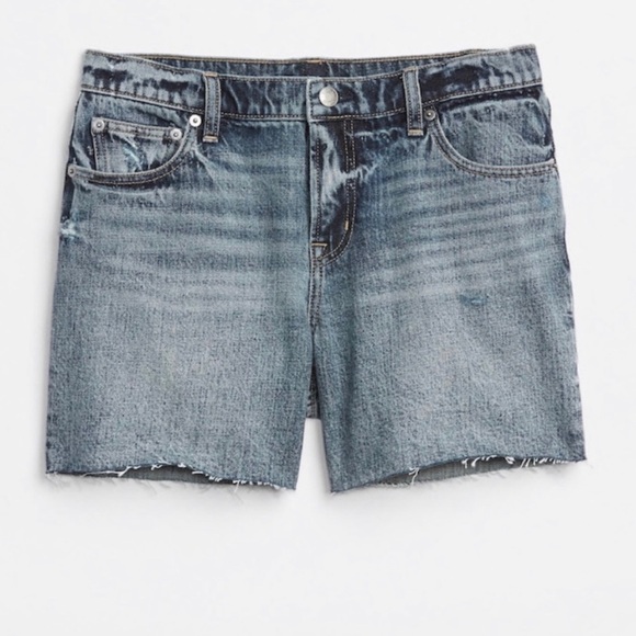 GAP Mid Rise 5" Denim Shorts with Shadow Pockets - Picture 5 of 7